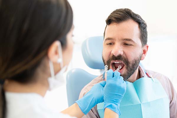 Why It Is Important For An Orthodontist To Monitor Teeth Straightening Treatment